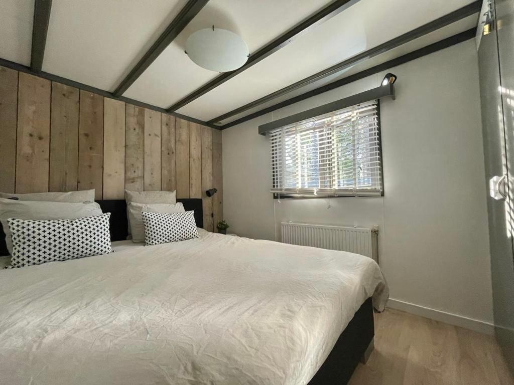 Uniek Chalet Op De Veluwe, In Bosrijke Omgeving. Путен Екстериор снимка